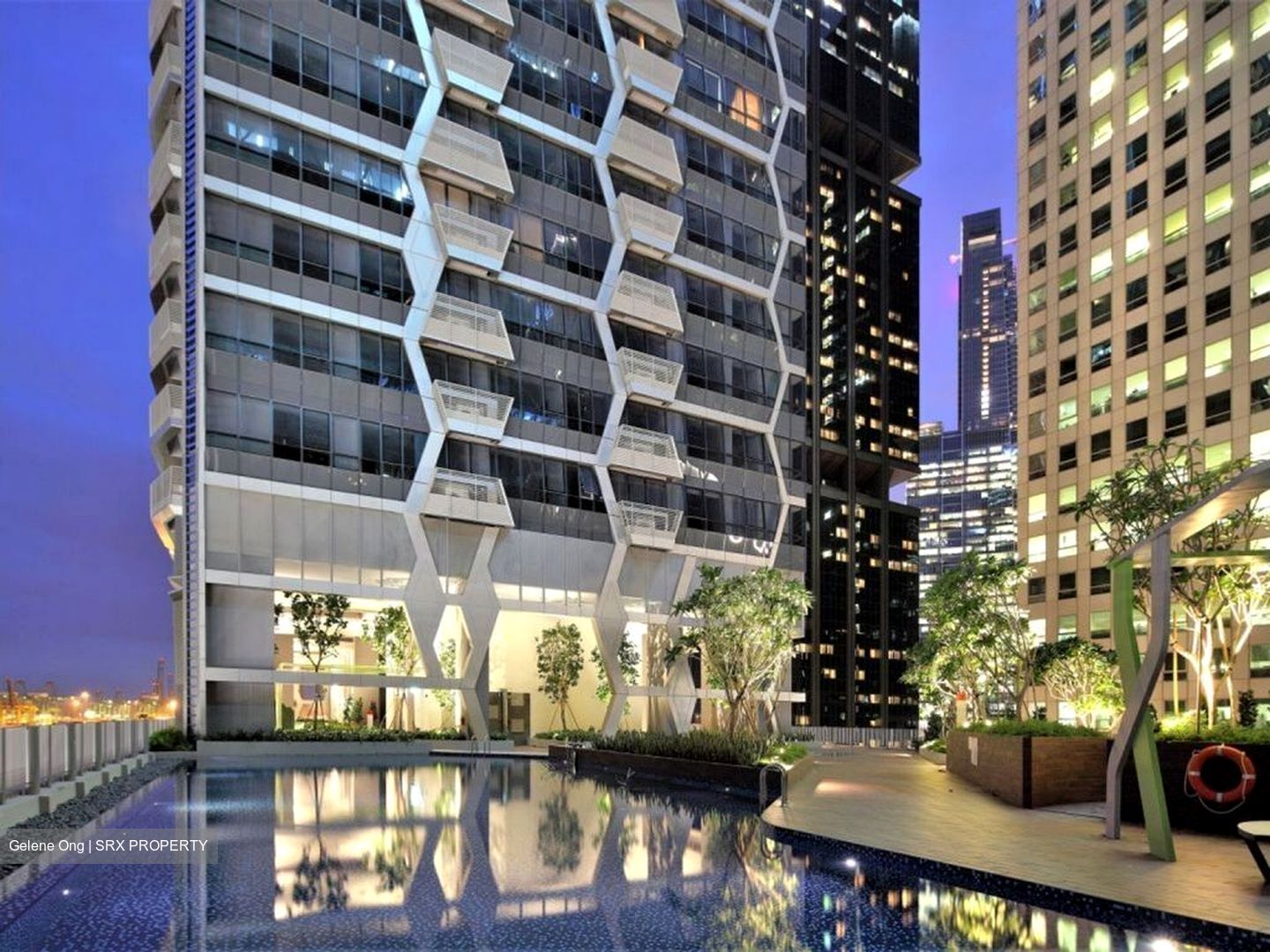 V On Shenton thumbnail photo